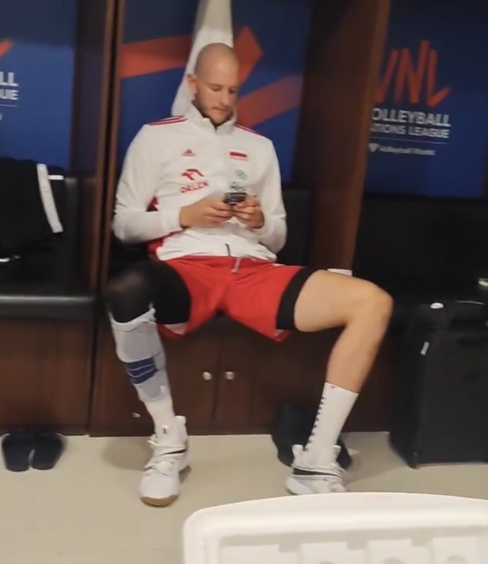 k0zack0's tweet photo. ej Bartek, ciebie też Robert zablokował? #gangłysego https://t.co/HNMHAw1k8X