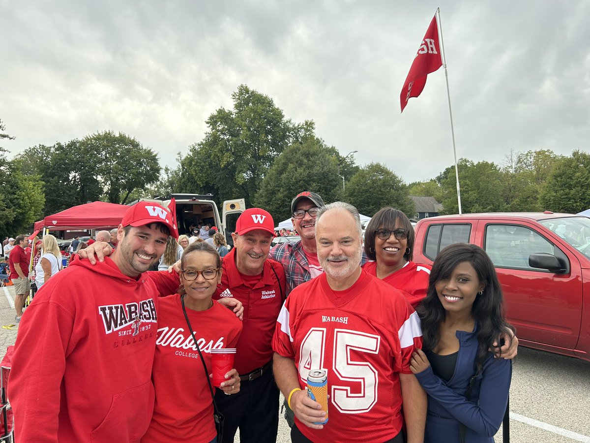 WabashCollege's tweet photo. Well, we’re winning the pregame! @WabashFB kicks off shortly… https://t.co/Zrh4dXRO4C