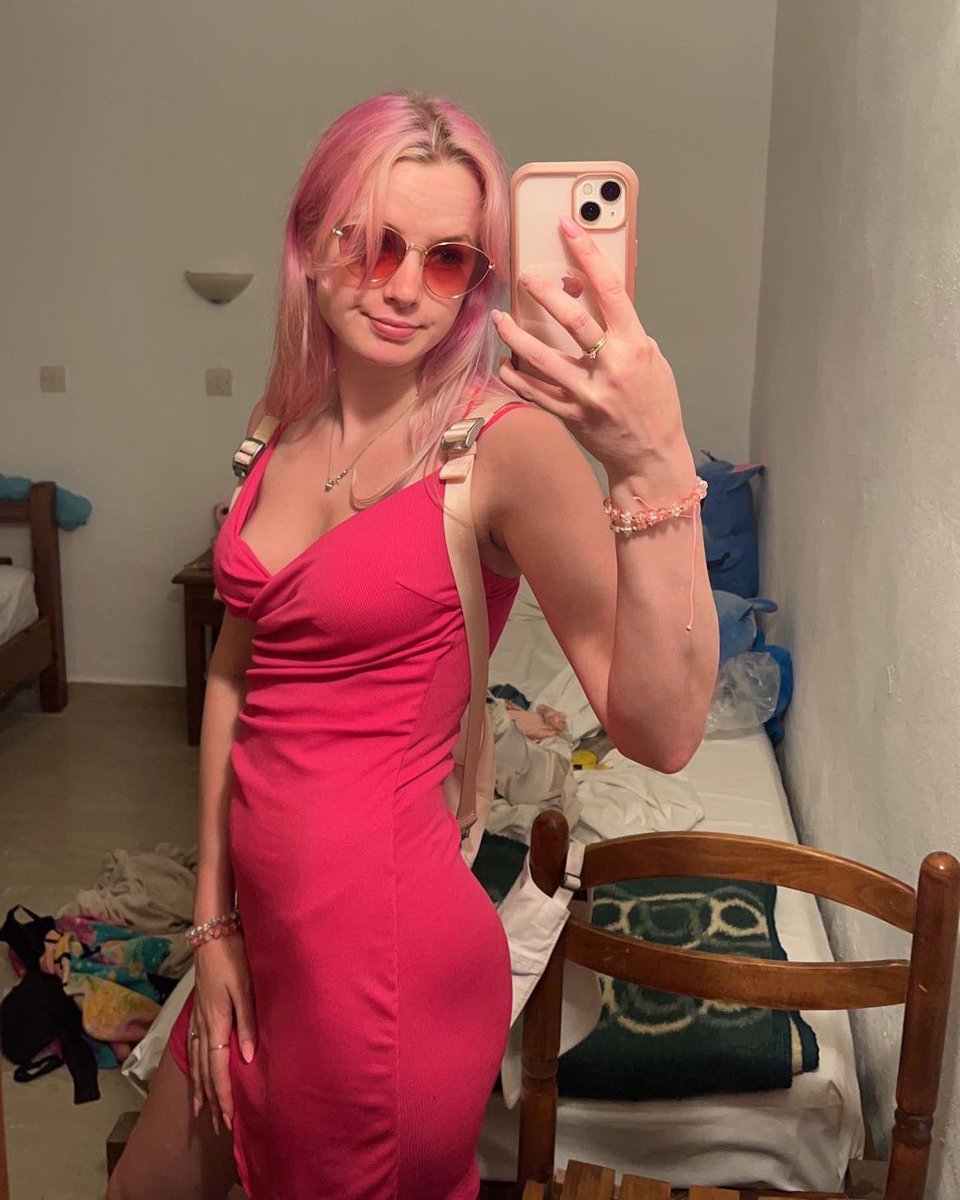 Kraysay's tweet image. I wanna go back to greece