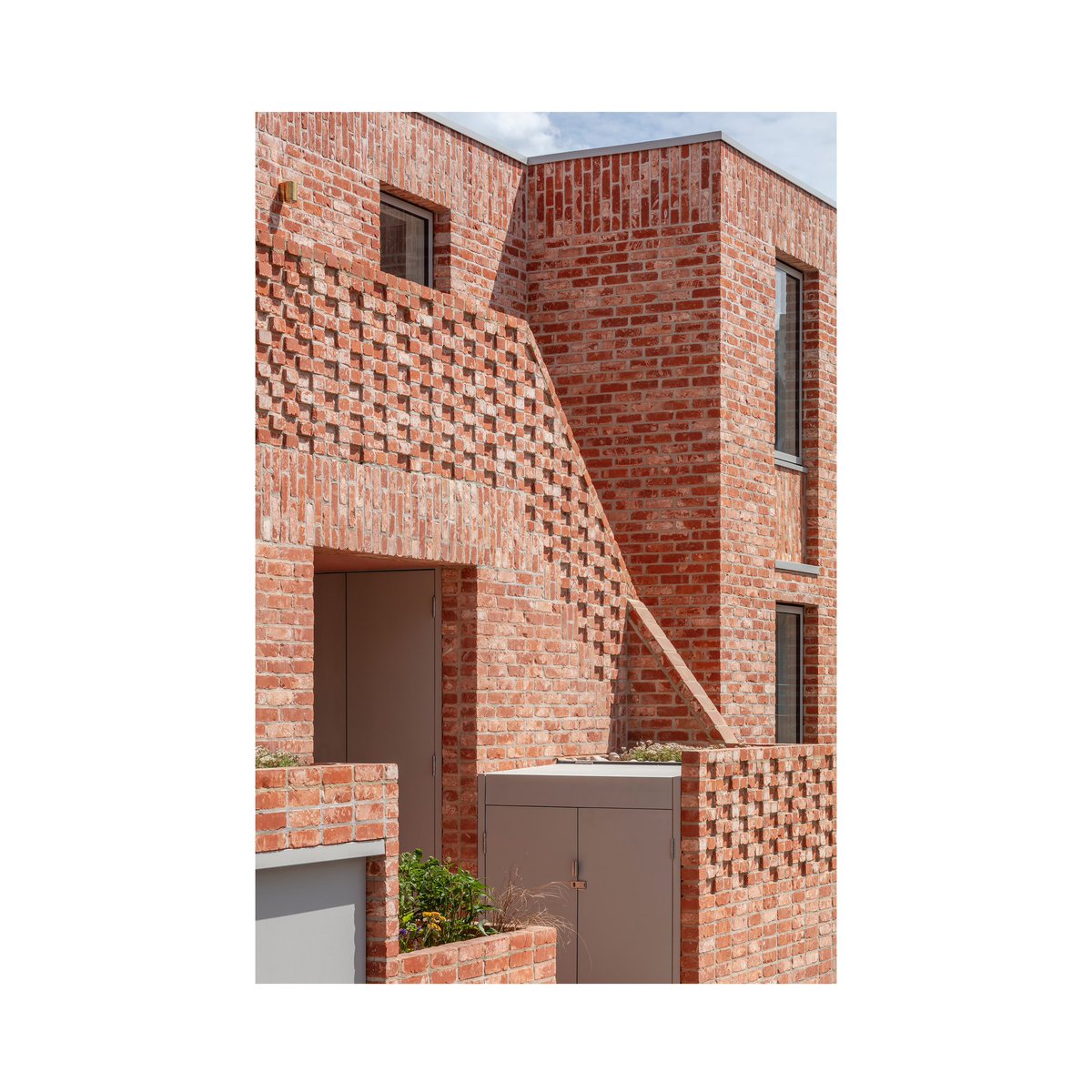 The frontage of our new building housing project in North London is characterised and animated by a composition of patterned brickwork and relief 📸 @marcuspeelphoto 

#housing #london #newhousing #novakhilesarchitects #brickdetail #relief #architecture #architects