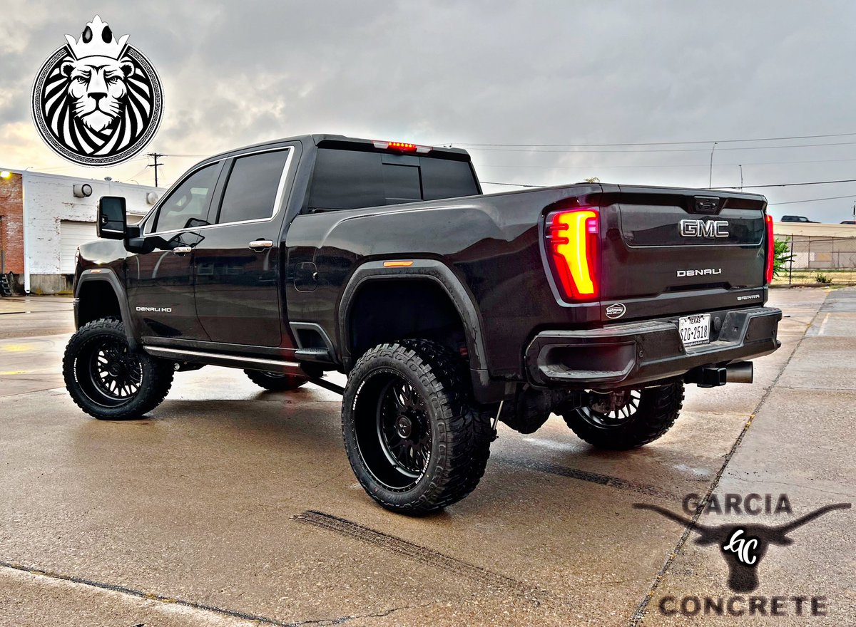 kingswheels2's tweet photo. GMC Sierra Denali Ultimate, with 6.5” BDS lift, 24X12 American Force wheels, and all wrapped up in 37X13.50R24 #KingsWheels2 #SuspensionSpecialists #GMC #Sierra #Denali #Ultimate #BDS #AmericanForceWheels #H37 #Locus #Texas #Dallas #GreedyGrove #Buckner #EverythingIsBiggerInTexas https://t.co/zqGAlgLrbH