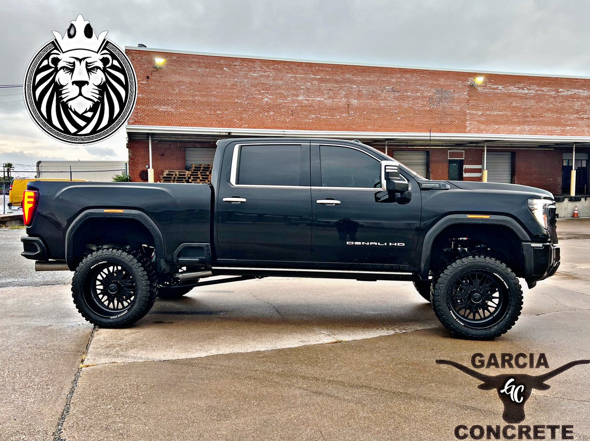 kingswheels2's tweet photo. GMC Sierra Denali Ultimate, with 6.5” BDS lift, 24X12 American Force wheels, and all wrapped up in 37X13.50R24 #KingsWheels2 #SuspensionSpecialists #GMC #Sierra #Denali #Ultimate #BDS #AmericanForceWheels #H37 #Locus #Texas #Dallas #GreedyGrove #Buckner #EverythingIsBiggerInTexas https://t.co/zqGAlgLrbH