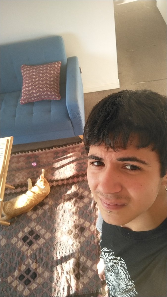 vixito01's tweet photo. esperando al cerrajero para cambiar la chapa y evitarme problemas #nuevapropiedad #sabado #fondas #quesale? #ñuñoa https://t.co/ec3OsiiPdp
