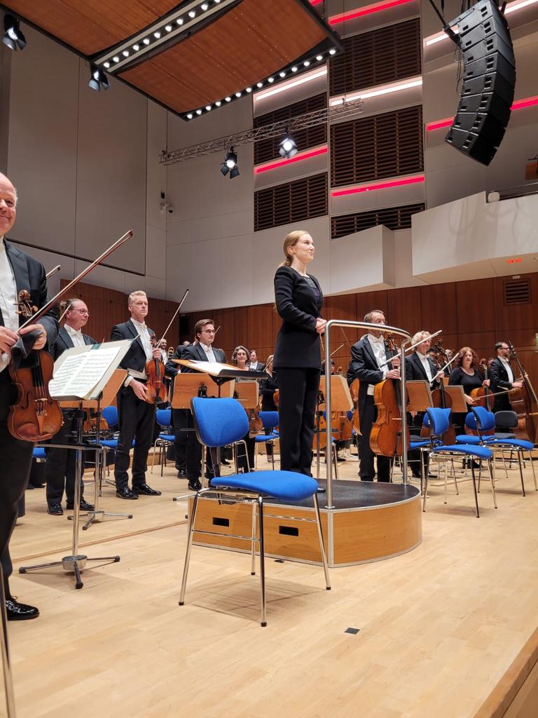 Feierlichkeiten am letzten Mittwoch des 700 Jubiläums von Vilnius in der Partnerstadt Duisburg: nettes Zusammensein im Rathaus und wunderschönes Abendkonzert "Geburtstagsgrüsse nach Vilnius" der deutschen und litauischen Künstler.