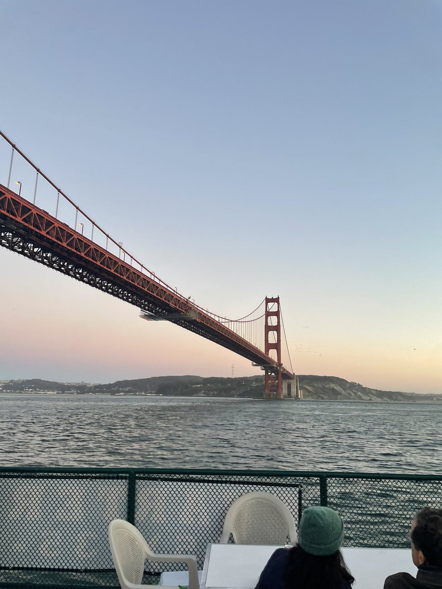 Sunset Cruise tonight at 6:30pm (and tomorrow same time ☺️)! Grab your picnic dinner, your boo, your besties, or whoever floats your boat (pun intended 😂) and take a cruise with us! 
#angelislandferry #sunsetcruise #goldengate #baycruise #tiburon