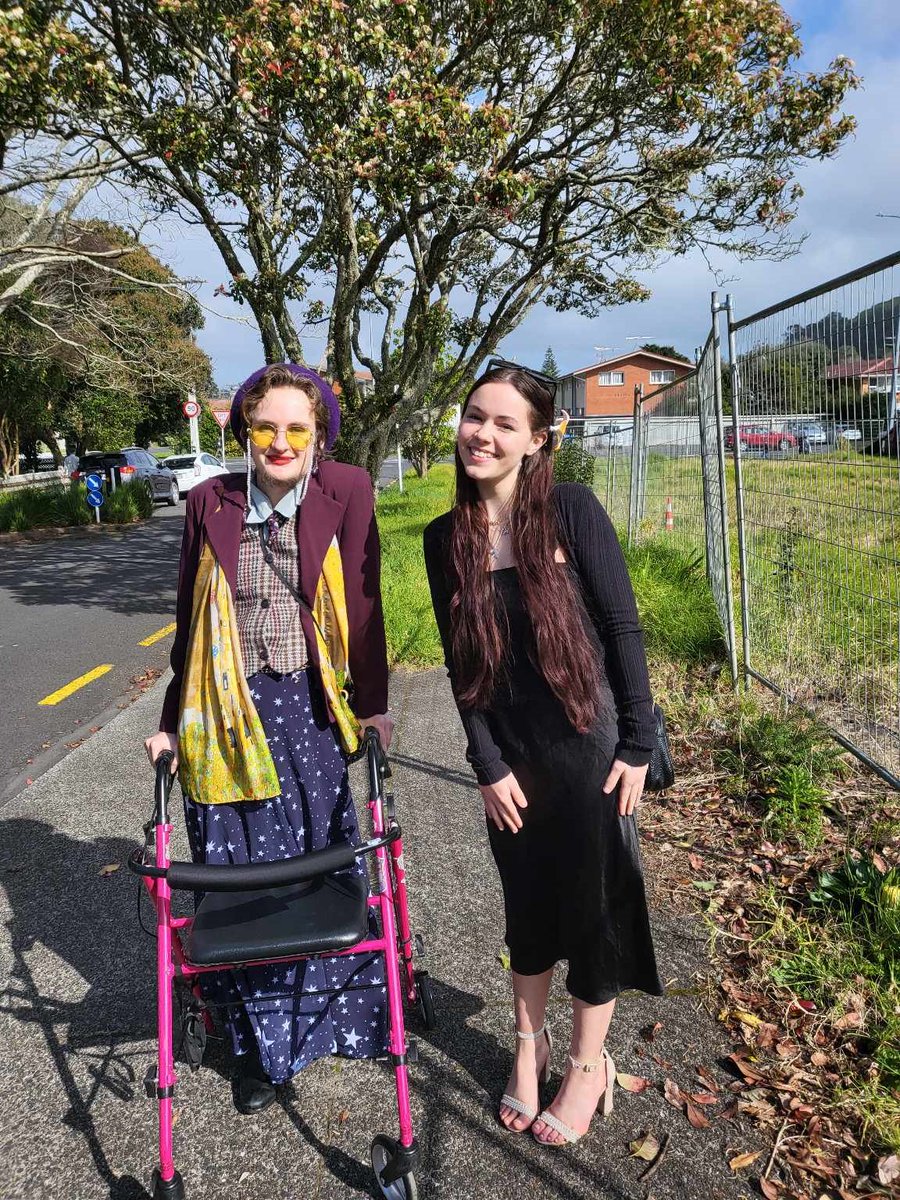 L'Shanah Tovah yall! Had a absolutely lovely day yesterday ringing in the Jewish new year with my dear friends Faith and Angie! I hope you're all doing well and that your days are sweet like mine was yesterday