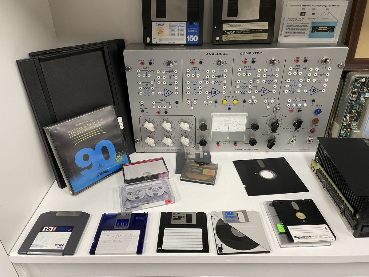 8BitBas's tweet image. Even more #oldcomputers