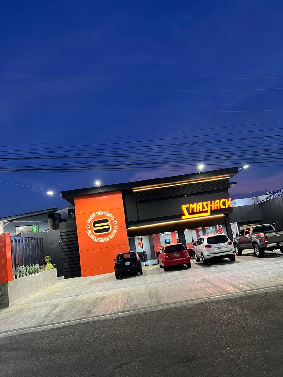 smashackve's tweet photo. 📍Nos adueñamos de Valencia. 🧡

🧭 El Viñedo, av 106. 

#SomosSmashack https://t.co/K54uiV0eTI