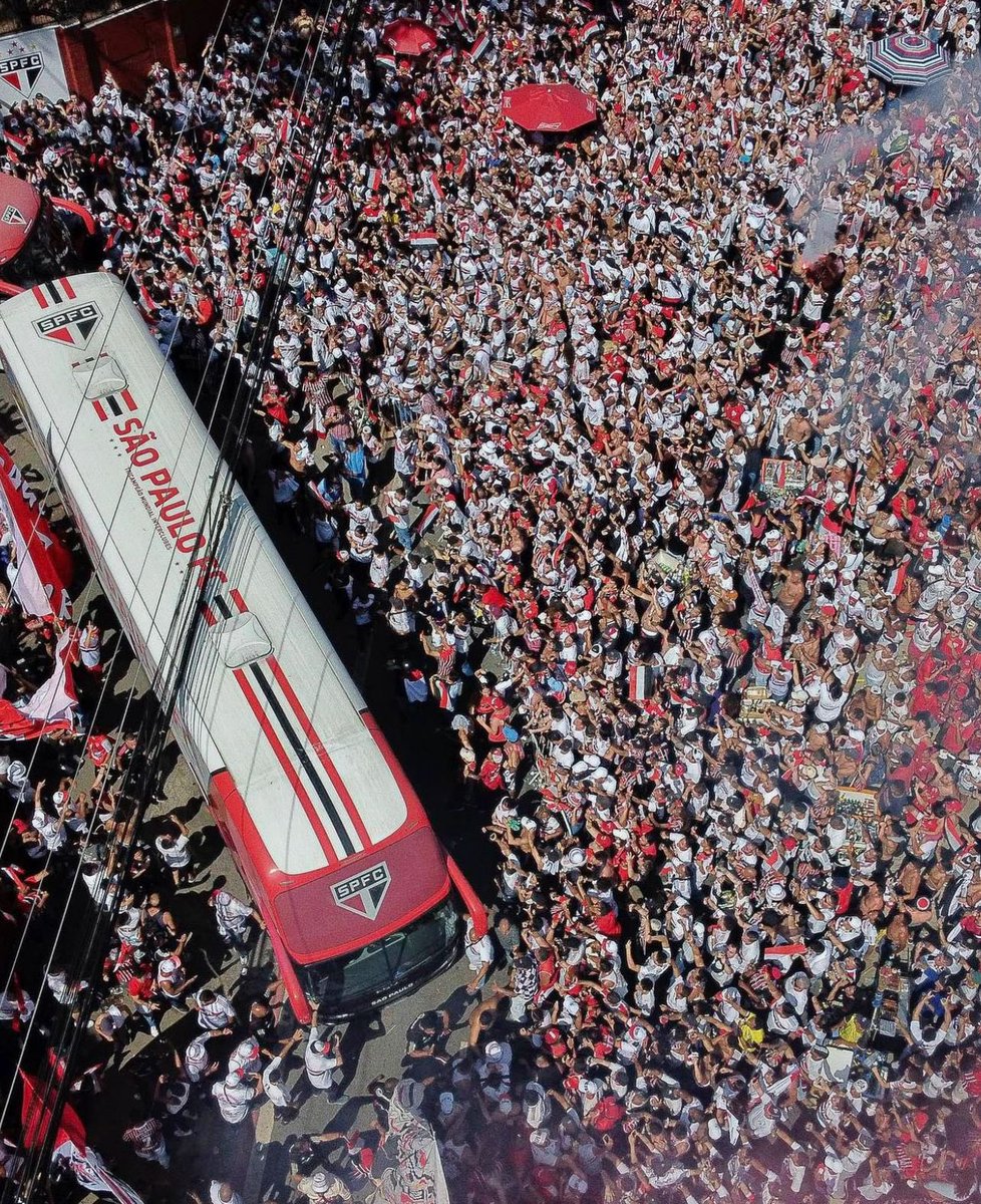 Aloisiochulapa_'s tweet photo. Essa torcida num existe qui saudade qui deu agora tem qui senti essa camisa e joga por cada um de vocês https://t.co/rNWhU39IFB