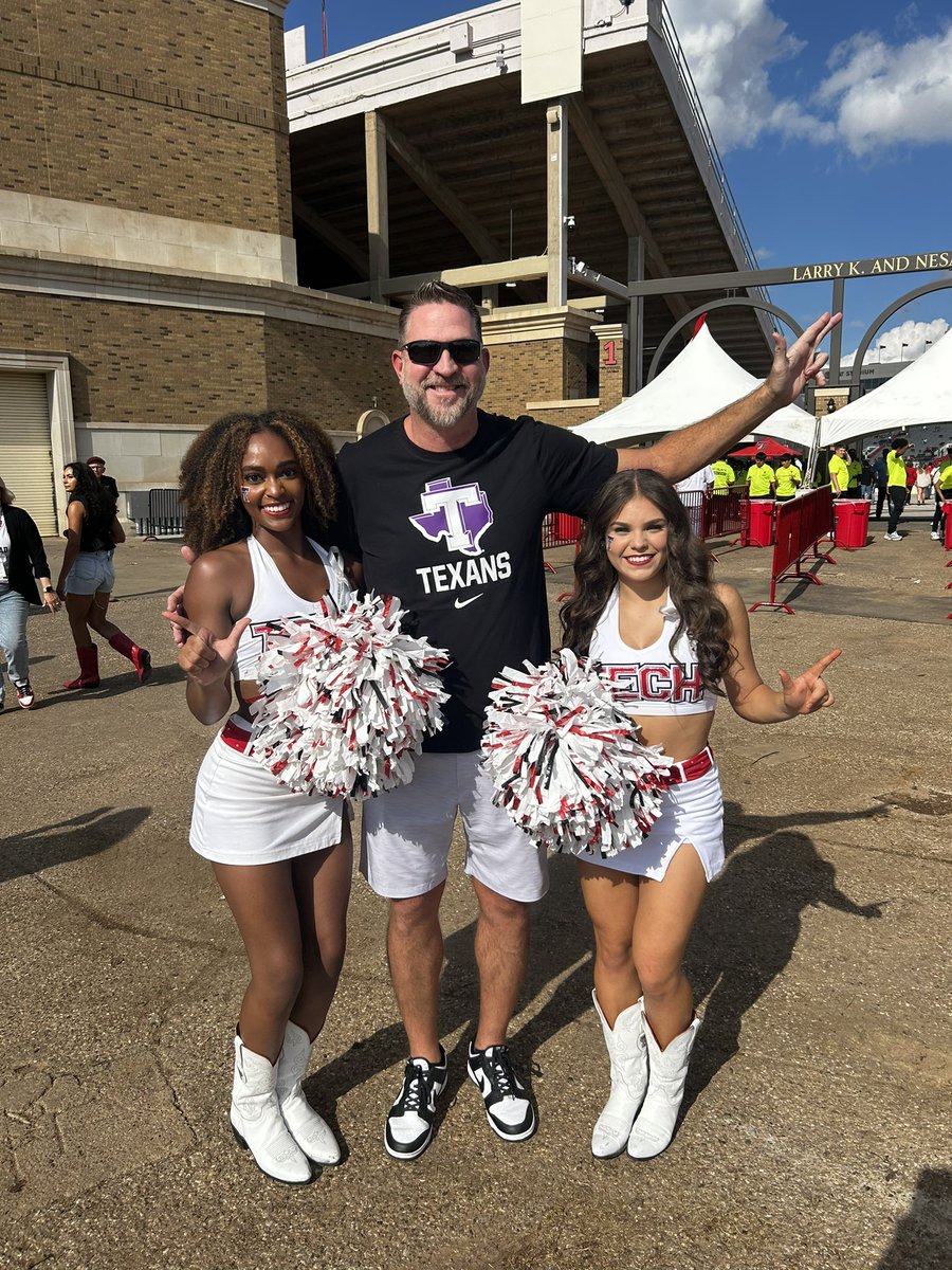 TEXANS TAKEOVER!!!
#TexanTailgate