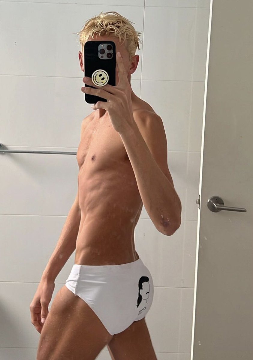 ChrlsStp's tweet photo. D’humeur très docile, qui veut en profiter ? Mp 🥵🥵 https://t.co/IGY9q5XKAf