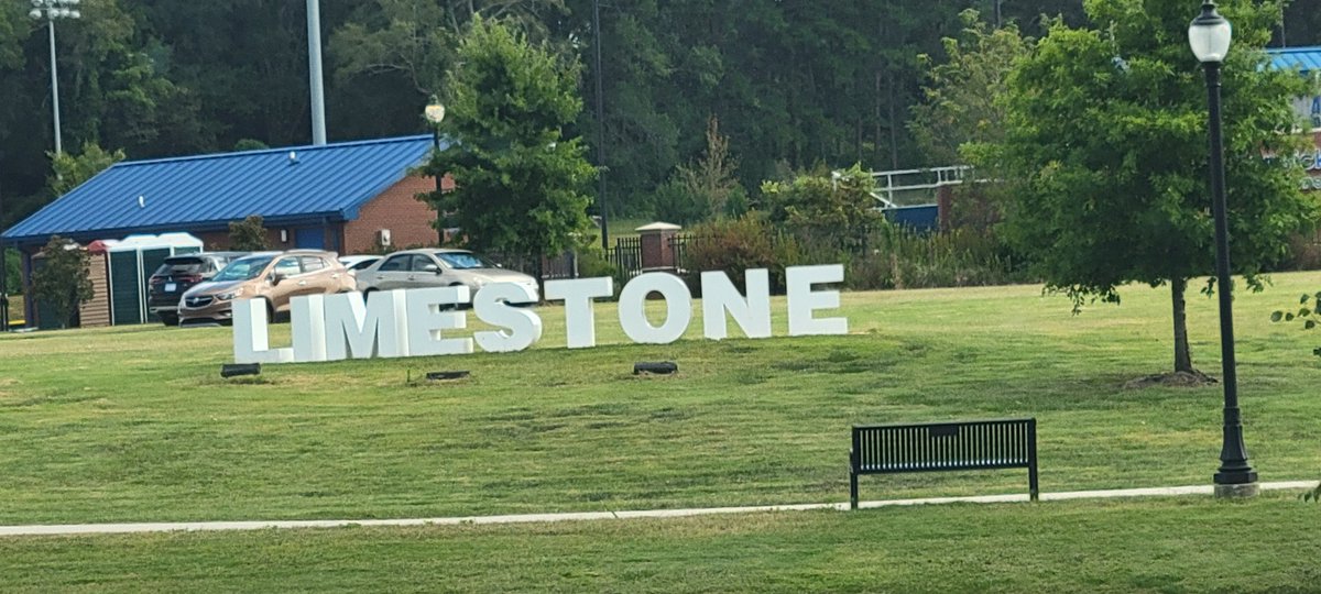 Thanks for the invite <a href="/CoachZBrunson/">Zeke B</a>. Great win today!

<a href="/coachfurrey/">Mike Furrey</a> <a href="/cotcheryfoundat/">Jerricho Cotchery</a> @LimestoneFB <a href="/Coach_BHolmes/">Breon Holmes</a> @CoachBillups_
