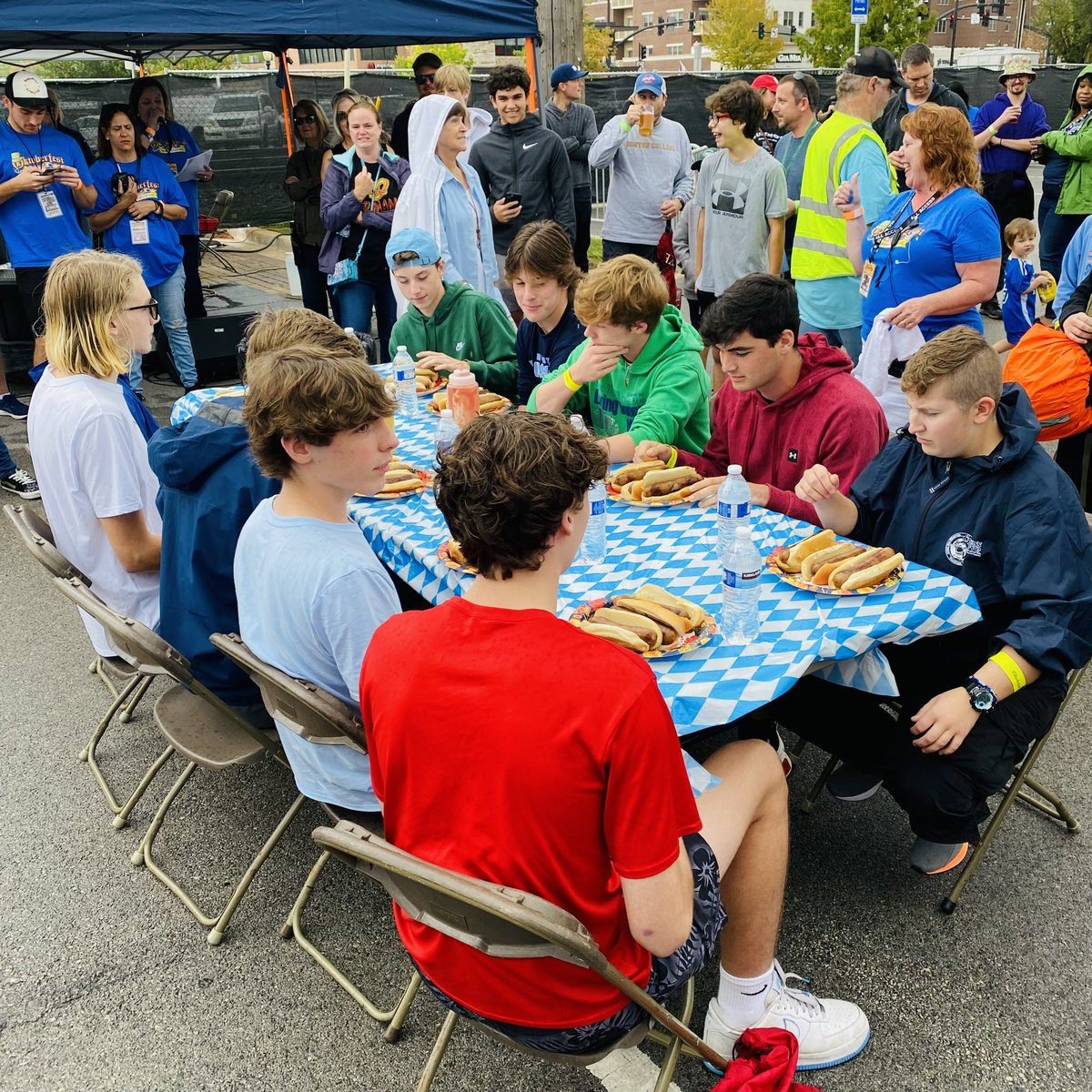 DGSActivities's tweet photo. Our @downersgrovesouth German Club went to Oktoberfest hosted by the District 58 Foundation to enjoy some of the festivities this afternoon! Food, friendship, and Fun! #learngerman #learnanotherlanguage #friendsaroundtheworld #youbelonghere #dgspride https://t.co/5s5EAqy2TC