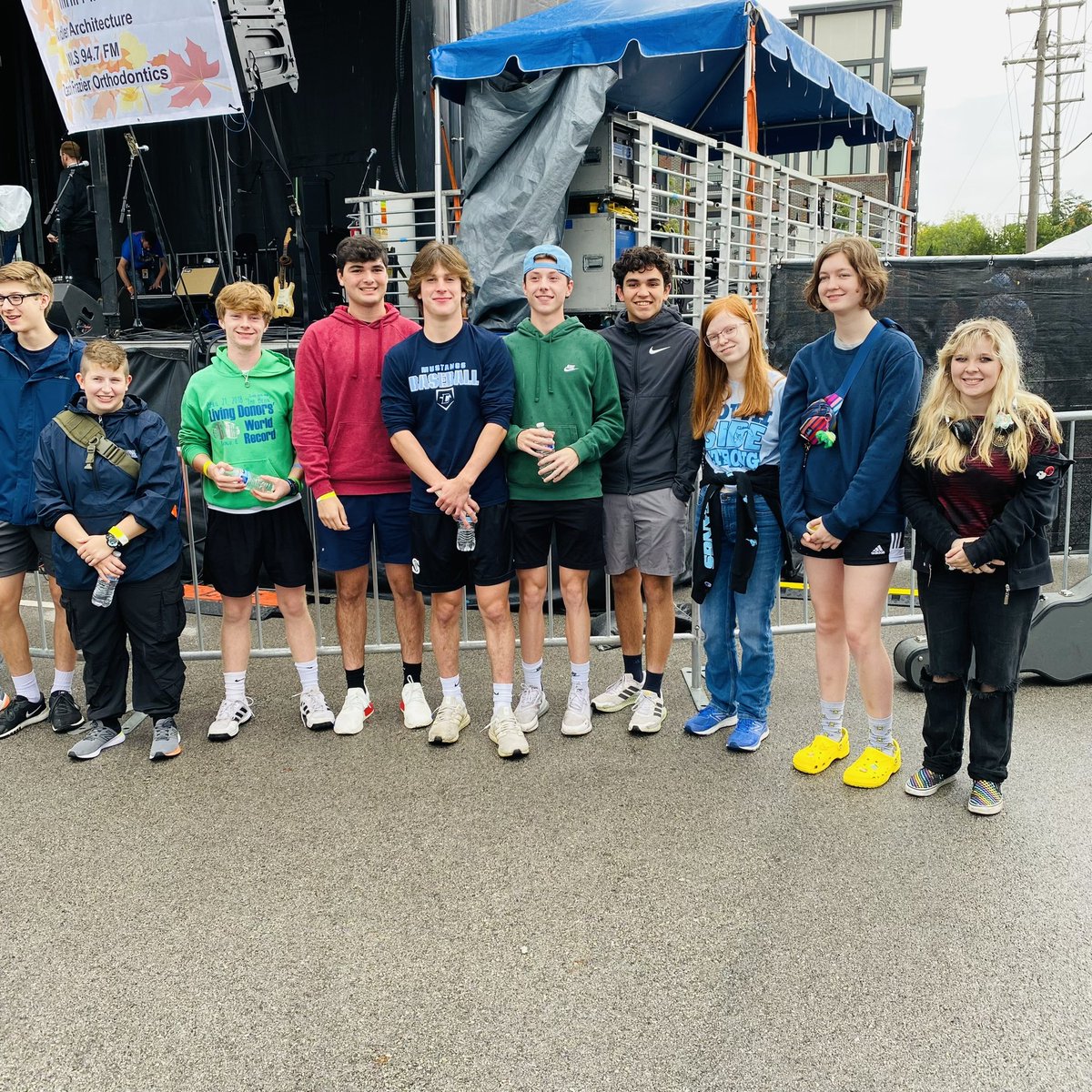 DGSActivities's tweet photo. Our @downersgrovesouth German Club went to Oktoberfest hosted by the District 58 Foundation to enjoy some of the festivities this afternoon! Food, friendship, and Fun! #learngerman #learnanotherlanguage #friendsaroundtheworld #youbelonghere #dgspride https://t.co/5s5EAqy2TC