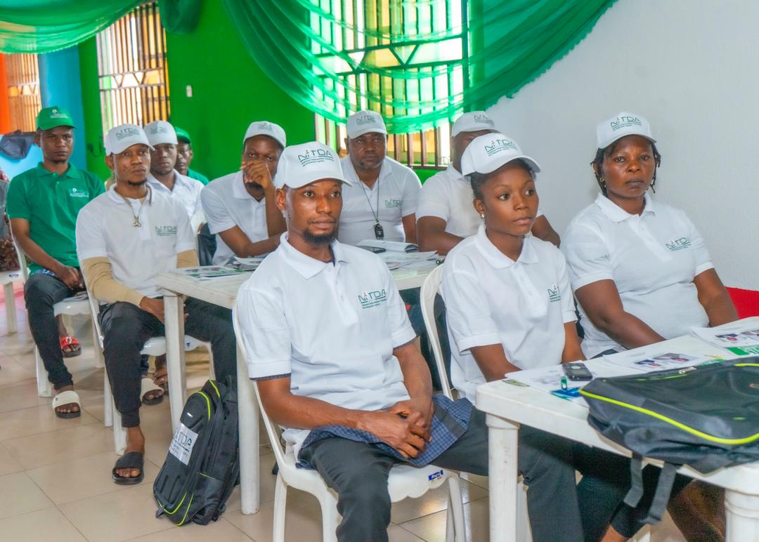 SalisuShuaibA's tweet photo. This event culminated in a certification and empowerment ceremony.

#SASisOkay
#OgunCentralMovingForward
#UncommonLegislation
#SASupdate https://t.co/8x7oruL6N6