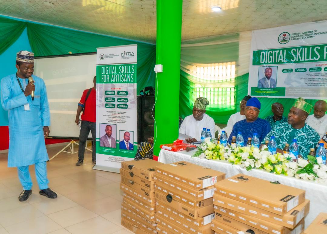 SalisuShuaibA's tweet photo. This event culminated in a certification and empowerment ceremony.

#SASisOkay
#OgunCentralMovingForward
#UncommonLegislation
#SASupdate https://t.co/8x7oruL6N6