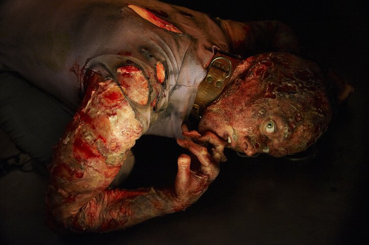 sawspace's tweet photo. Looking good here, @holdentome! #Saw3DWatchParty #SawX https://t.co/QpMOeoYRMu