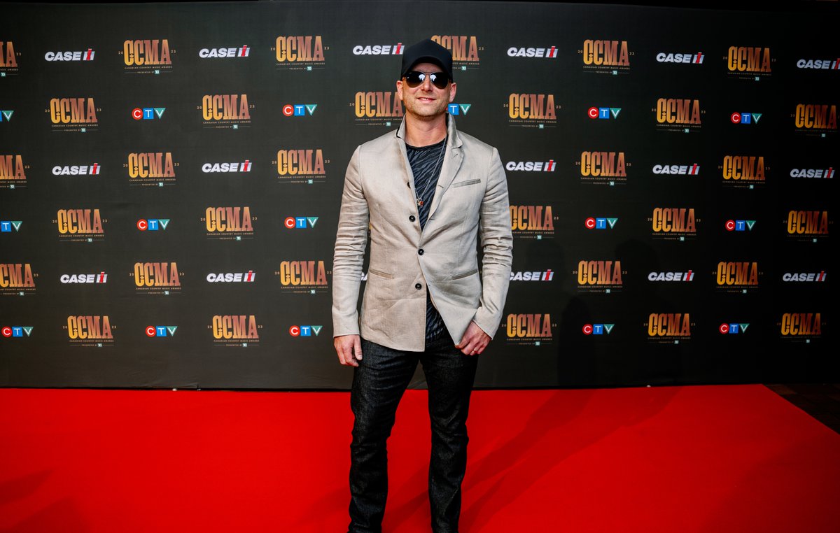 @Case_IH @ShannonElla_ Here comes the thunder! @timhicksmusic has officially hit the 2023 #CCMAAwards Red Carpet presented by @case_ih ⚡️