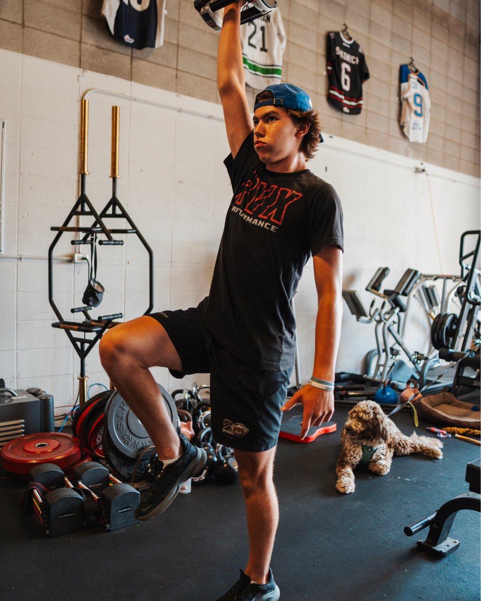 TheRVX's tweet image. Saturdays are for the Snipers, the ones who refuse to quit, the ones who grind when no one’s watching, the ones who push and pick up the friends around them. Here’s to those who put it in on the ice, off the ice, and make it part of life. #TEAMRVX #AthleteDevelopment #SatSnipe