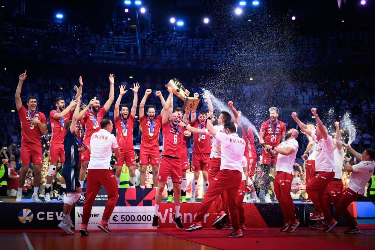 CEVolleyball's tweet photo. Poland 🇵🇱 returned to the top of Europe as they captured the #EuroVolleyM 2023 crown with 3-0 victory over Italy after 14 years since their maiden title! 

Read how it happened 👉https://t.co/UP49TUVWzP https://t.co/20Vc65mvEI