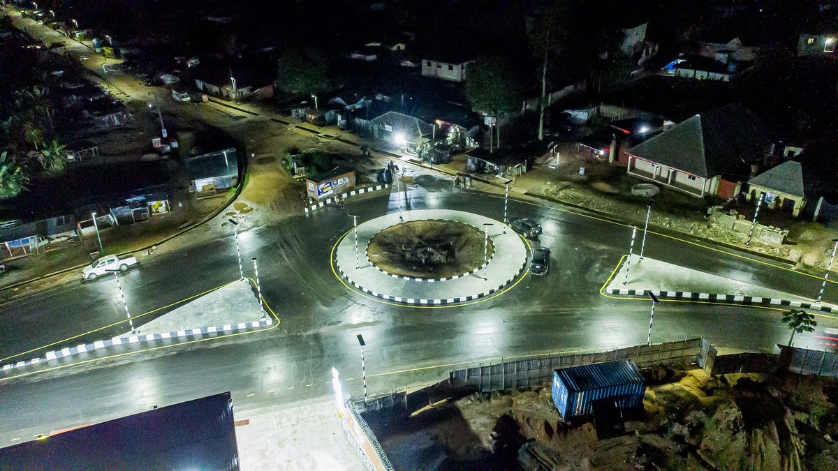 alexottiofr's tweet photo. Yesterday, we commissioned the Cemetry Road, Shalom Road, and Emelogu Road projects, marking a significant step towards our mission of rebuilding Aba. We extend our heartfelt gratitude to the people of Aba for their unwavering support and steadfast belief in our vision. In return for this trust, we are committed to delivering world-class infrastructure, implementing impactful social investment programs, and driving economic expansion. Our ultimate objective is to eradicate mediocrity and foster the transformation of Aba into a thriving commercial hub.

These road projects represent only the initial phase of our ambitious plans for Aba, which is poised to become an attractive investment destination and a veritable goldmine of opportunities. We are actively pursuing avenues to attract private investors, enhance transportation systems, and establish recreational facilities and ICT-innovation parks. In this endeavor, we call upon the residents to provide steadfast support through tax compliance, responsible waste disposal, and collaboration with security agencies. 

We sternly caution against any form of extortion and affirm our commitment to address such activities in strict accordance with the law. Furthermore, we are resolute in our determination to fortify security systems and ensure the safety of lives and property. Together, let us continue to rally behind the vision of a prosperous Aba.