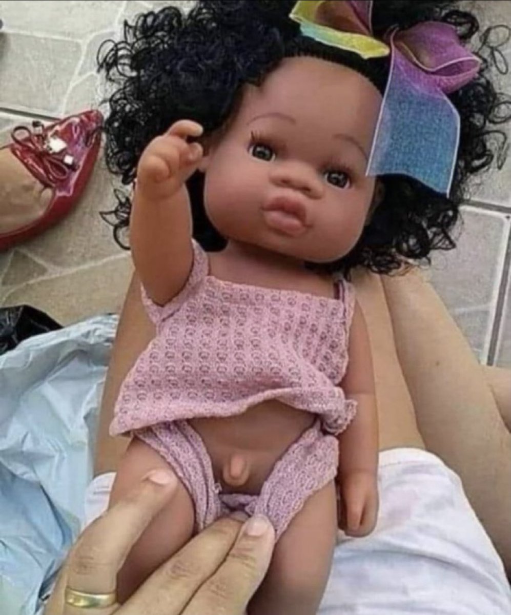 DANTE_eloficial's tweet image. Sondeo Tuitero 

Le compraría esta muñeca tranzgénero a su hija?

NO: 🔄
SÍ: ♥️
.
.