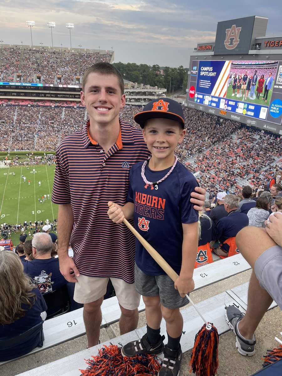 lynmoncusperry's tweet photo. #WarEagle https://t.co/gwkozHan0O