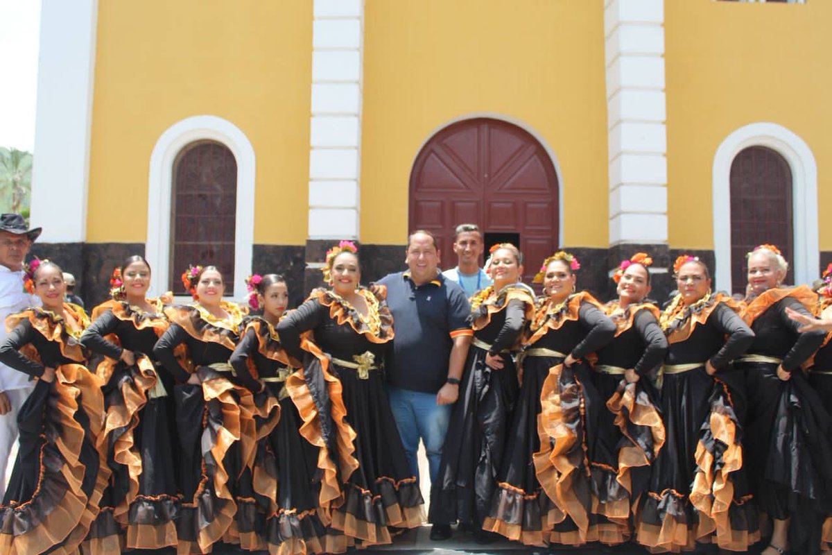 #16Sep Tremenda jornada de cultura y danza en #LaNuevaTejerías al desarrollarse el 1er Encuentro de Danzas Nacionalistas con la participación de agrupaciones de otros municipios y autoridades regionales. #TejeríasRenace @NicolasMaduro @Soykarinacarpio #VenezuelaEsÚnica
