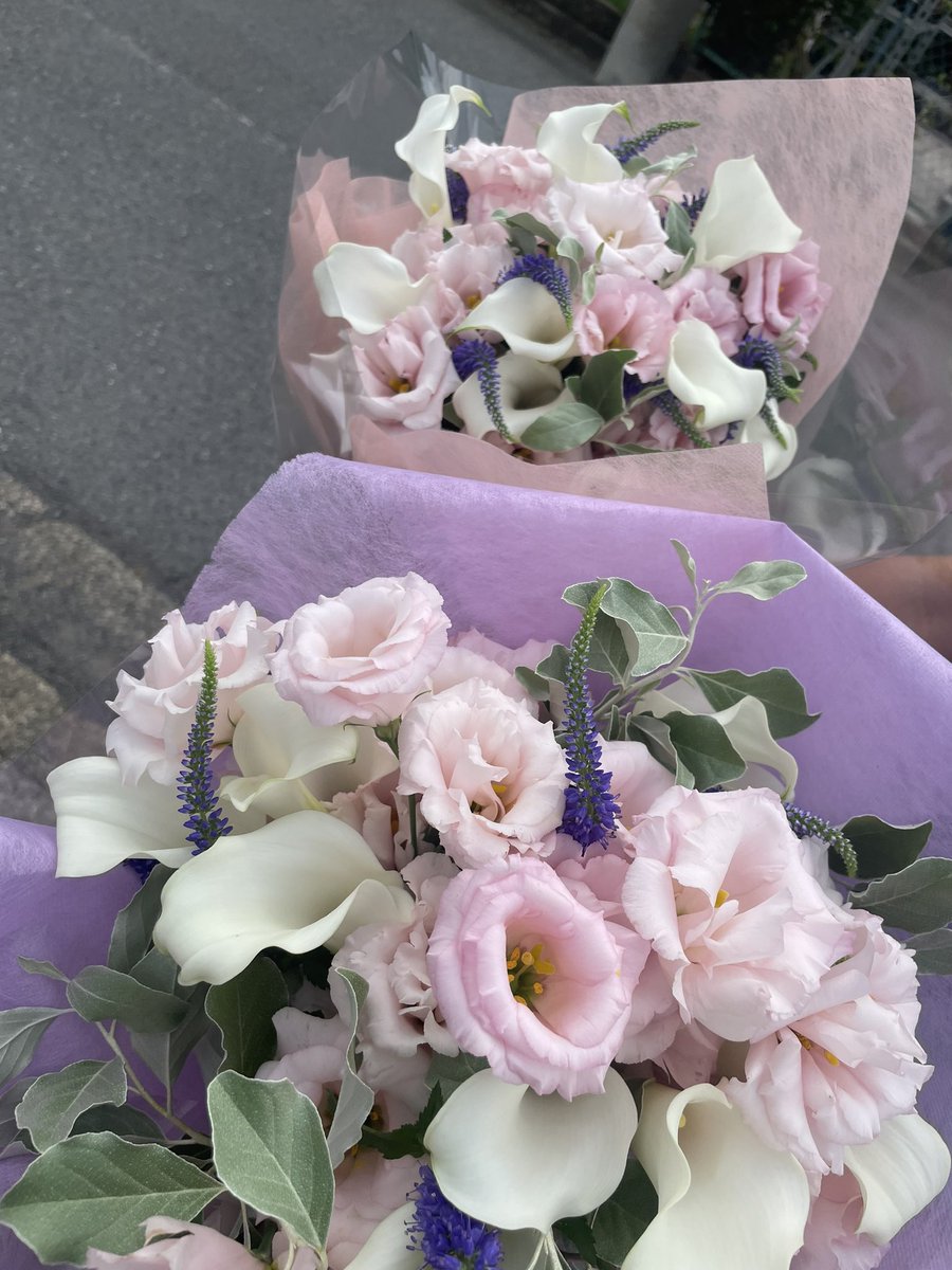 Roujuran2020's tweet photo. 本年はCOLORESS誕生元年
そして初ワンマン👏🏻💐
1ヶ月前まで持ち歌 5曲だったのに それはそれは素敵なオトナカッコイイ世界を見せてくれた
れーみ&季子の織り成す音の未来へお供できる喜び〜✨️カラーのワンピで参戦したの気づいてくれるなんて!アーカイブ買うよ〜
#COLORESS https://t.co/yQgh6toOqe
