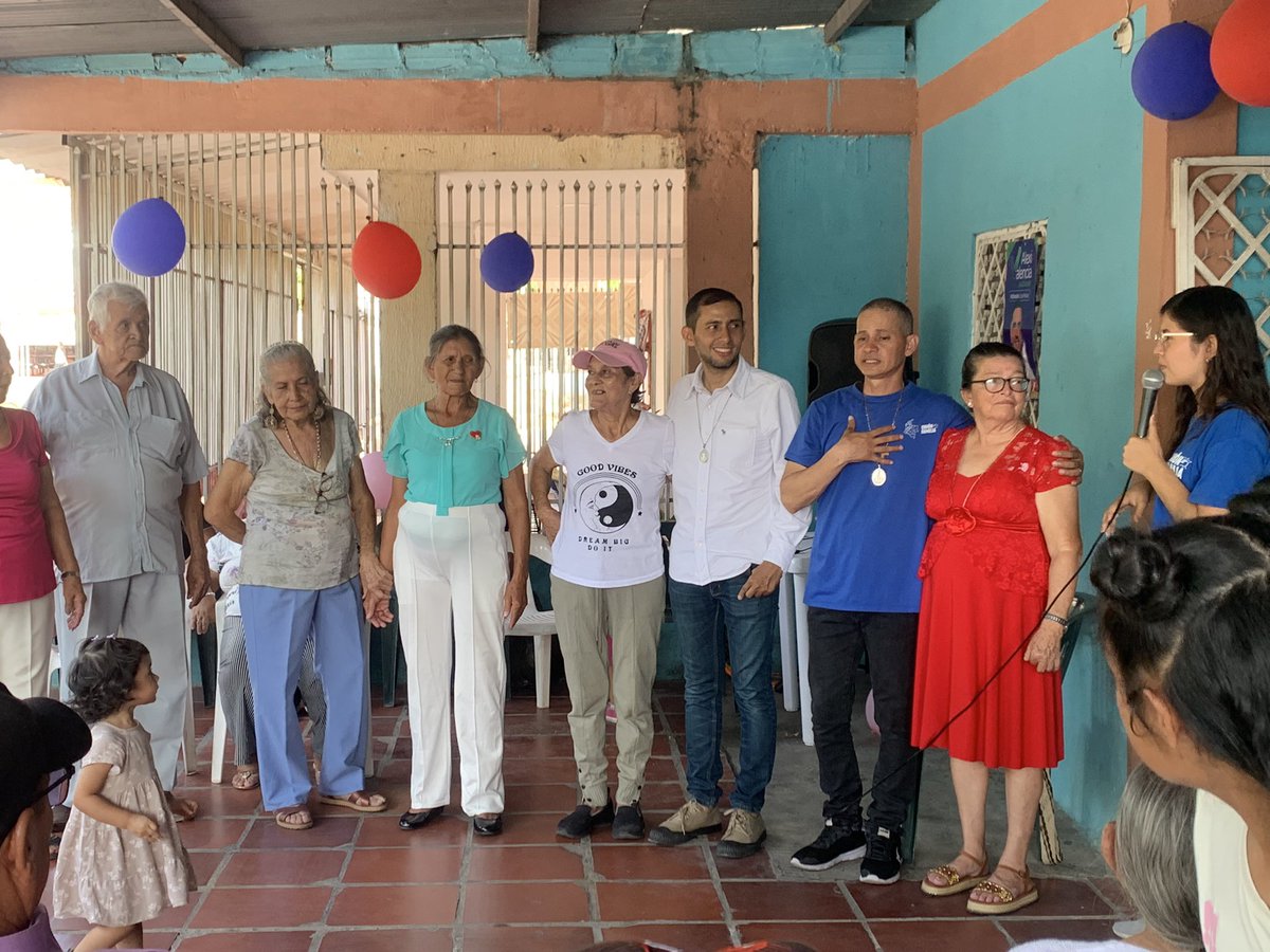 MiguelCarrillo_'s tweet photo. Tuvimos la oportunidad de celebrar el día de amor y amistad con la Asociación de Abuelos “Senderos de los abuelos”. 

¡Que Alegría compartir con los adultos mayores! 
POR UN MUNICIPIO FAMILIAR🔵 C7 https://t.co/9D3dLH1XN4
