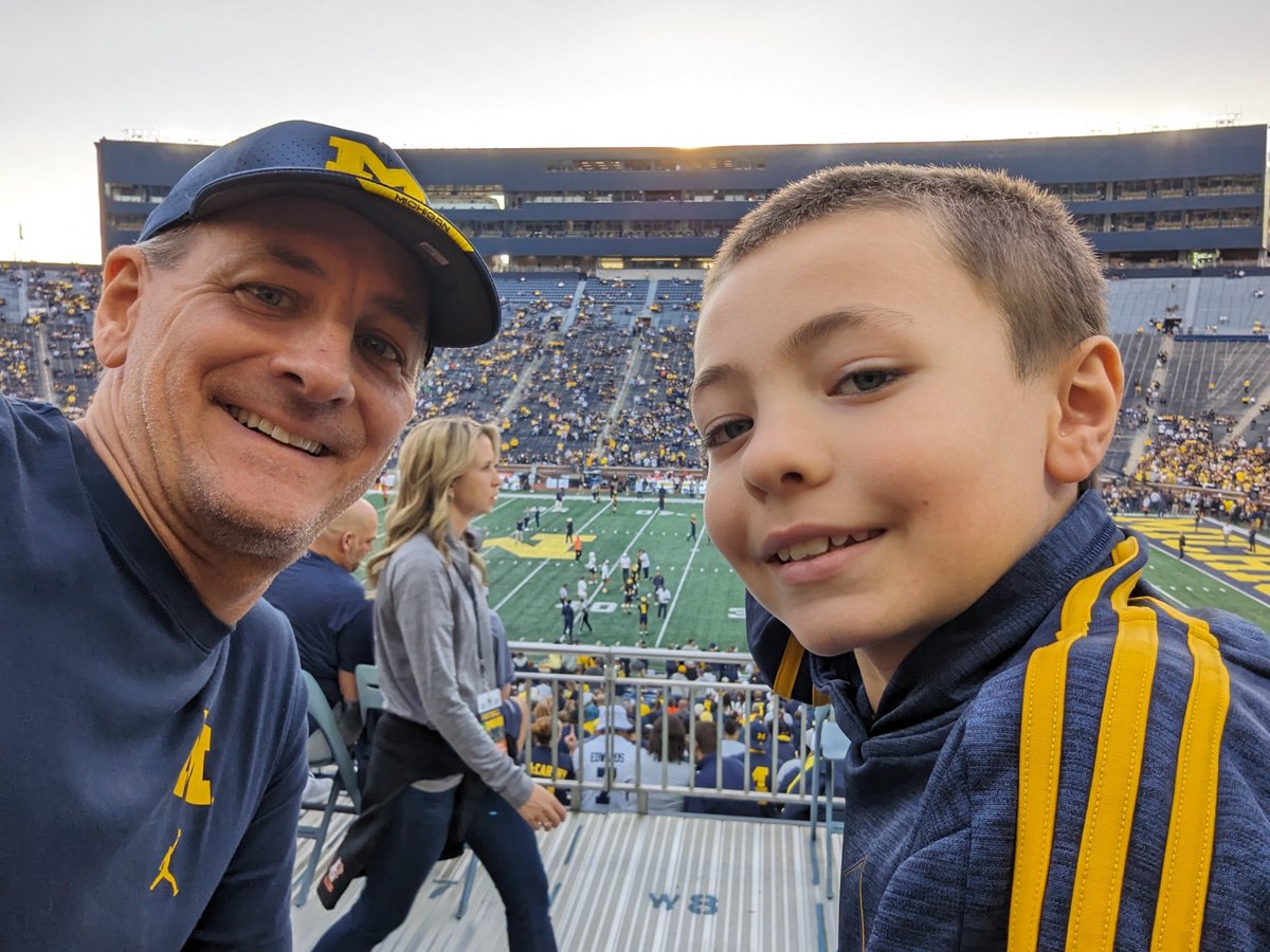 davefend's tweet photo. #BIGHOUSELIVE https://t.co/RYM6yE1cjr
