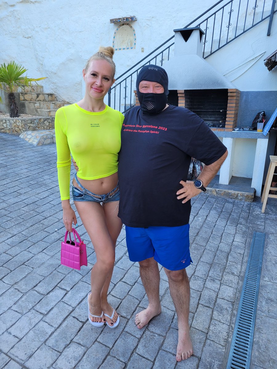 GranUrino's tweet photo. Wonderful times with the elegant, but perverted lady @NikkiRidlle Nice vag and anal with the team of #puzzyfun. And of course she got some of our champagne
Was für eine wundervolle Zeit mit der eleganten NikkiRiddle. Anal und Vaginal mit Puzzyfun. Und natürlich gabs noch Sekt https://t.co/mnSWG2lOzu