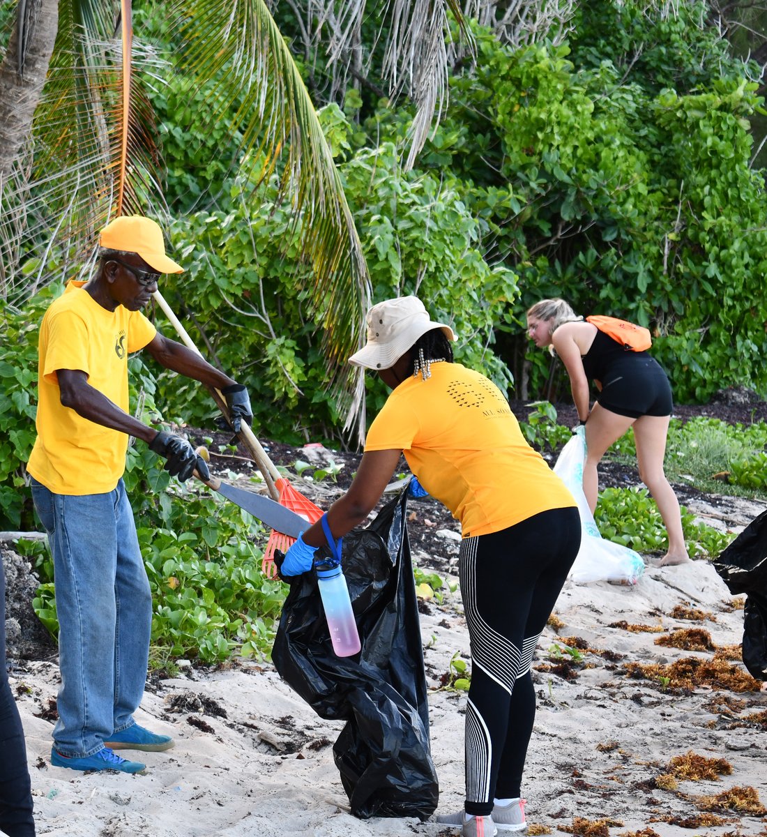 A second group of students and volunteers went to Bath this evening for the island-wide clean up led by the Nation Publishing on Saturday, in observance of World Cleanup Day. #WorldCleanupDay #UWICaveHill #GreenNation