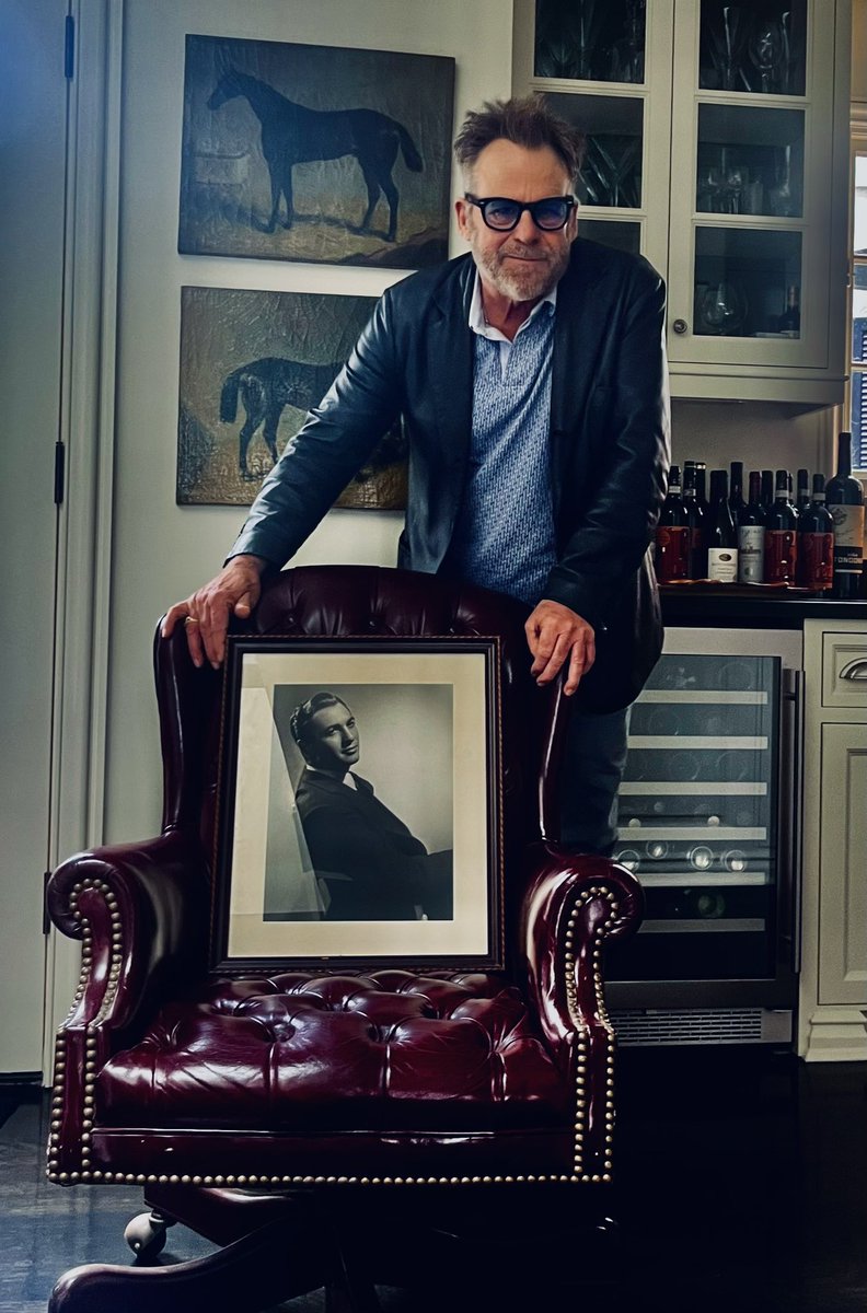 Just bought the Great Macdonald Carey from <a href="/daysofourlives/">Days of our Lives</a> chair from my niece his granddaughter <a href="/bettybismeaganc/">MeaganCareyMusic</a> ,the chair he learned all his soap lines ,maybe I can Learn <a href="/GeneralHospital/">General Hospital</a> lines !!!