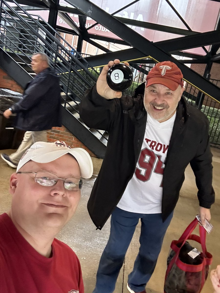 troyboyzpodcast's tweet photo. Troy Boyz ✅
8 ball ✅
#FatefulEncounter #PowerOfThe8Ball #ReadyForKickoff #Section116 #BeatJMU https://t.co/zKq1KFn5Qy