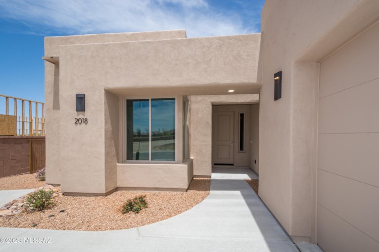 PeterDelucaLong's tweet photo. 🏠Be the first to own one of these luxurious new homes designed by renowned architect, Ron Robinette, in this spectacularly located gated community just north of Magee and La Cholla!

See more @ https://t.co/lCa1VP7CH8 or call Peter DeLuca @ (520) 977-4770.
#NewHome #PeterDeLuca https://t.co/MKjl1bPK9e
