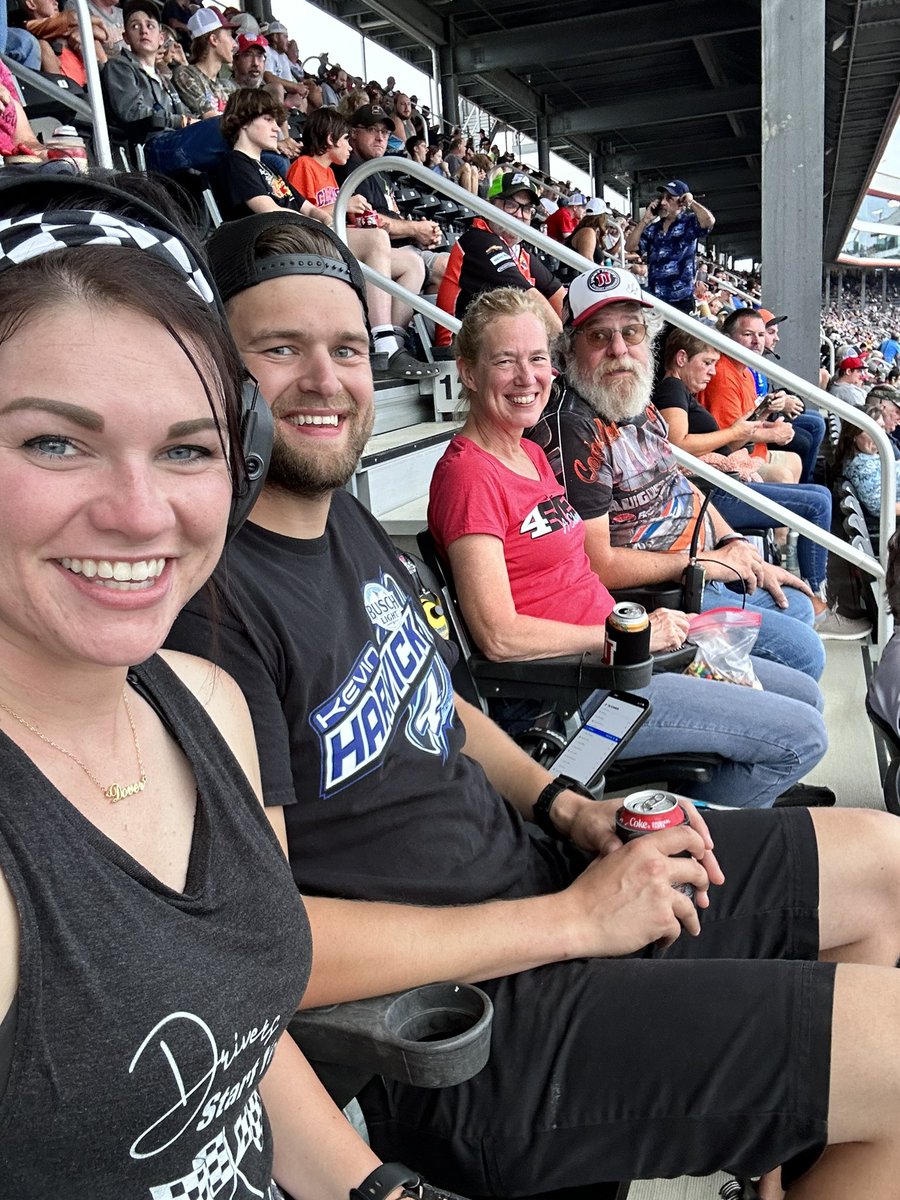 SmileyKyleighM's tweet photo. Ready for @ItsBristolBaby!!!!! @NASCAR https://t.co/ibqSpZgTrU