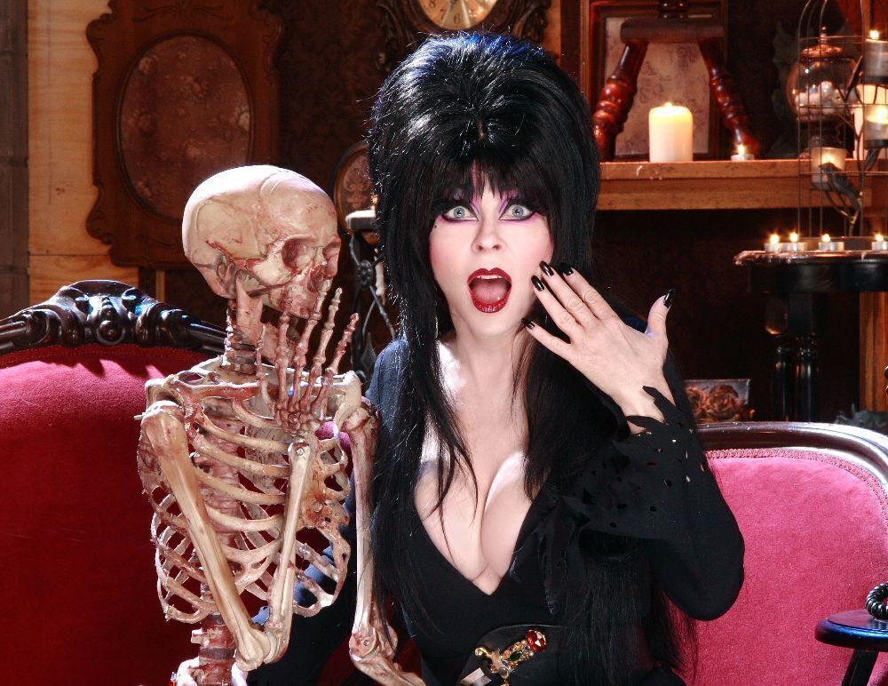 Y2John84's tweet photo. Happy Birthday, Cassandra "Elvira" Peterson

17 September 1951 https://t.co/R4gSJ0RRvU