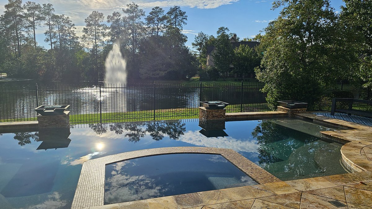 Grenade86's tweet photo. Here in the back of the Woodlands, 3.64 inches of rain in the last 50ish hours...and shaping up for a splendid night to watch CU-CSU on the patio... https://t.co/u1nBxUGn8G