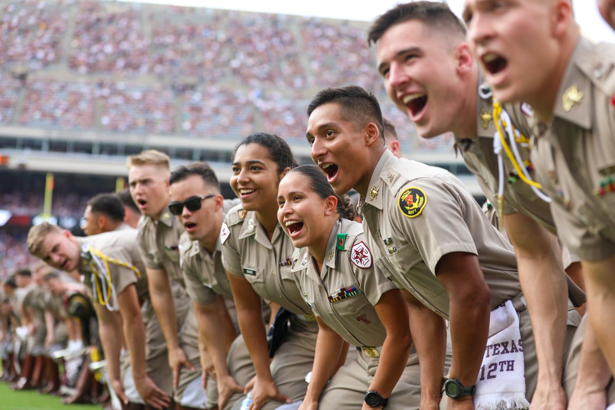 AggieCorps's tweet photo. Nothing but #Goodbull after that first half!! #BTHOULM #AggieCorps https://t.co/KiUvjmWA5m