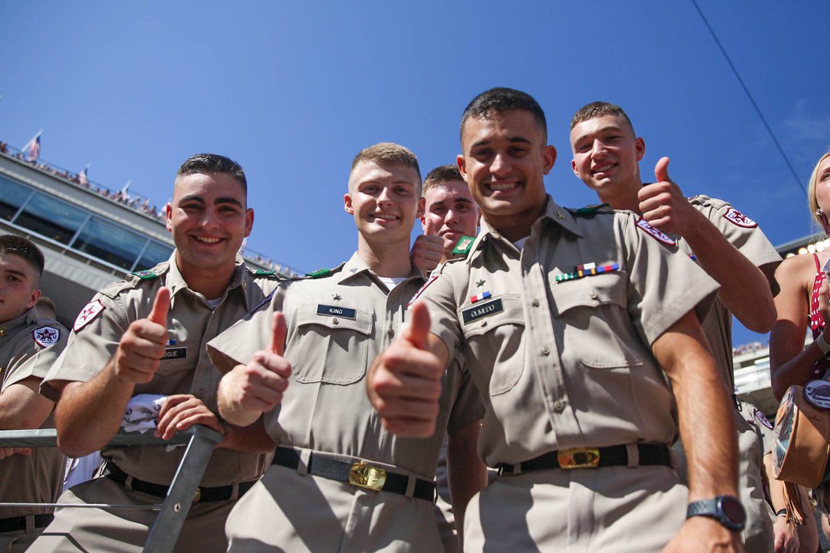 AggieCorps's tweet photo. Nothing but #Goodbull after that first half!! #BTHOULM #AggieCorps https://t.co/KiUvjmWA5m