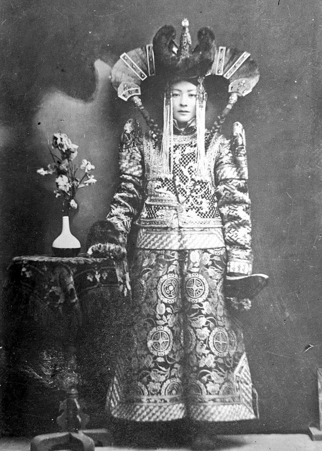 Queen Genepil (1905-1938) was the last queen of Mongolia and the wife of the last Mongol Khan. Following her husband's demise, she faced arrest and subsequent execution in 1938, as part of the systematic Stalinist campaign to eradicate Mongolian culture and any remnants of the