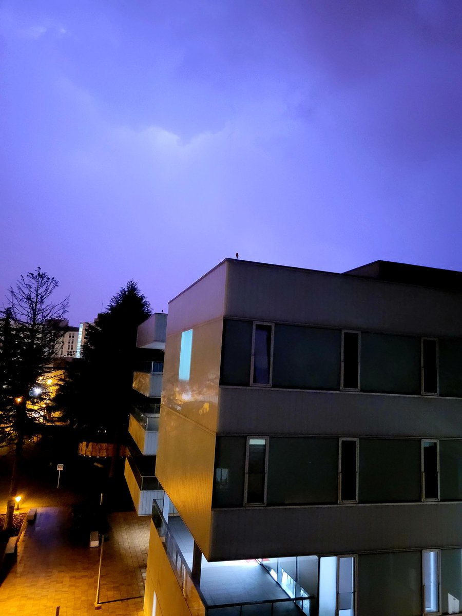 Ines28867's tweet photo. @Navarrameteo Buena semana de tormentas...y siguen 🌩 https://t.co/QtXnxzpawO