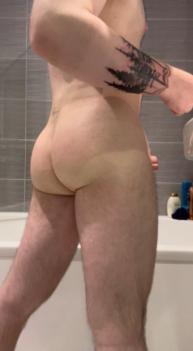xxDC96's tweet photo. I’m officially now 27! Here’s a special little something only on my Onlyfans.
 I got very horny and then some friends visited to wish me happy birthday so I disappeared to the bathroom for a bit to relieve myself 😉

https://t.co/9hRcIPJ1i6 https://t.co/jIe3Ds1CCy