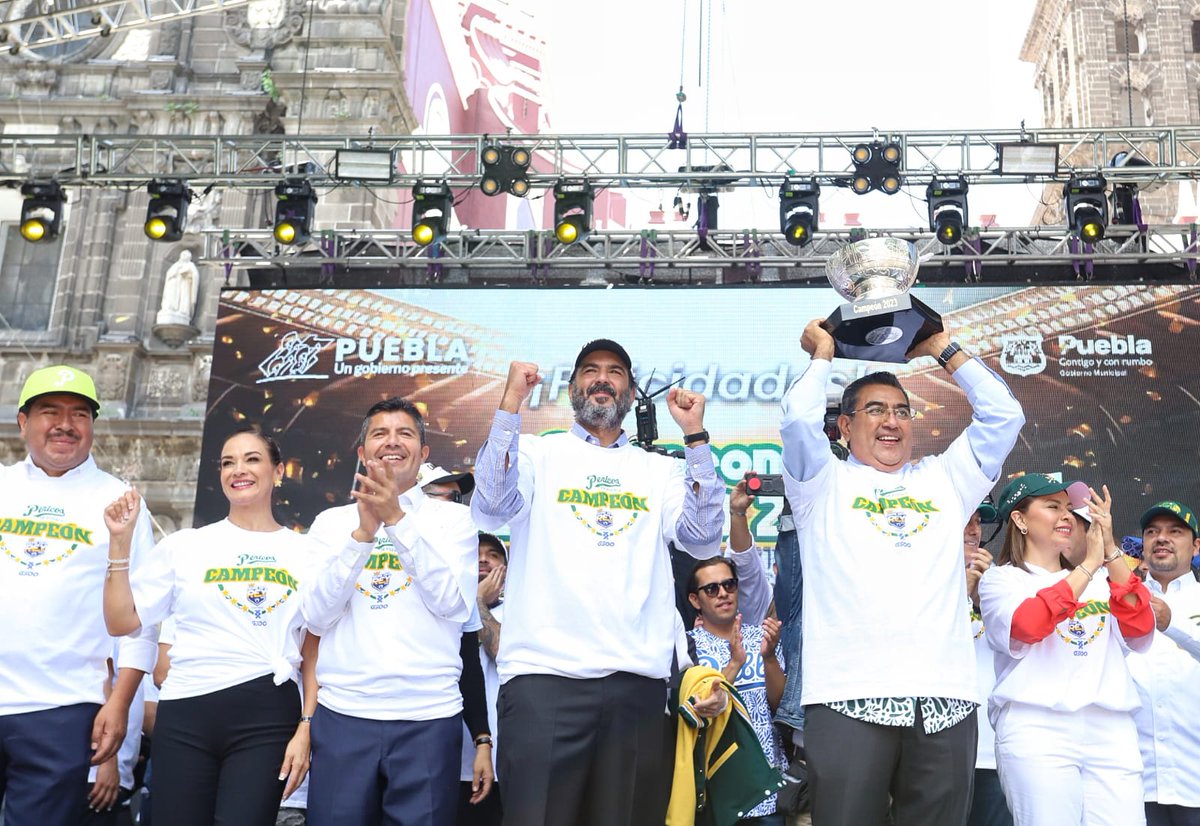 Larga vida a los Reyes de la Liga Mexicana de Béisbol. 👑🦜
Gracias por tan lindo recibimiento en Puebla, estamos seguros que son la mejor afición, este campeonato es de todos y nos sentimos honrados de regresar a casa con la Copa Zaachila. 🏆

#DePríncipeARey 👑