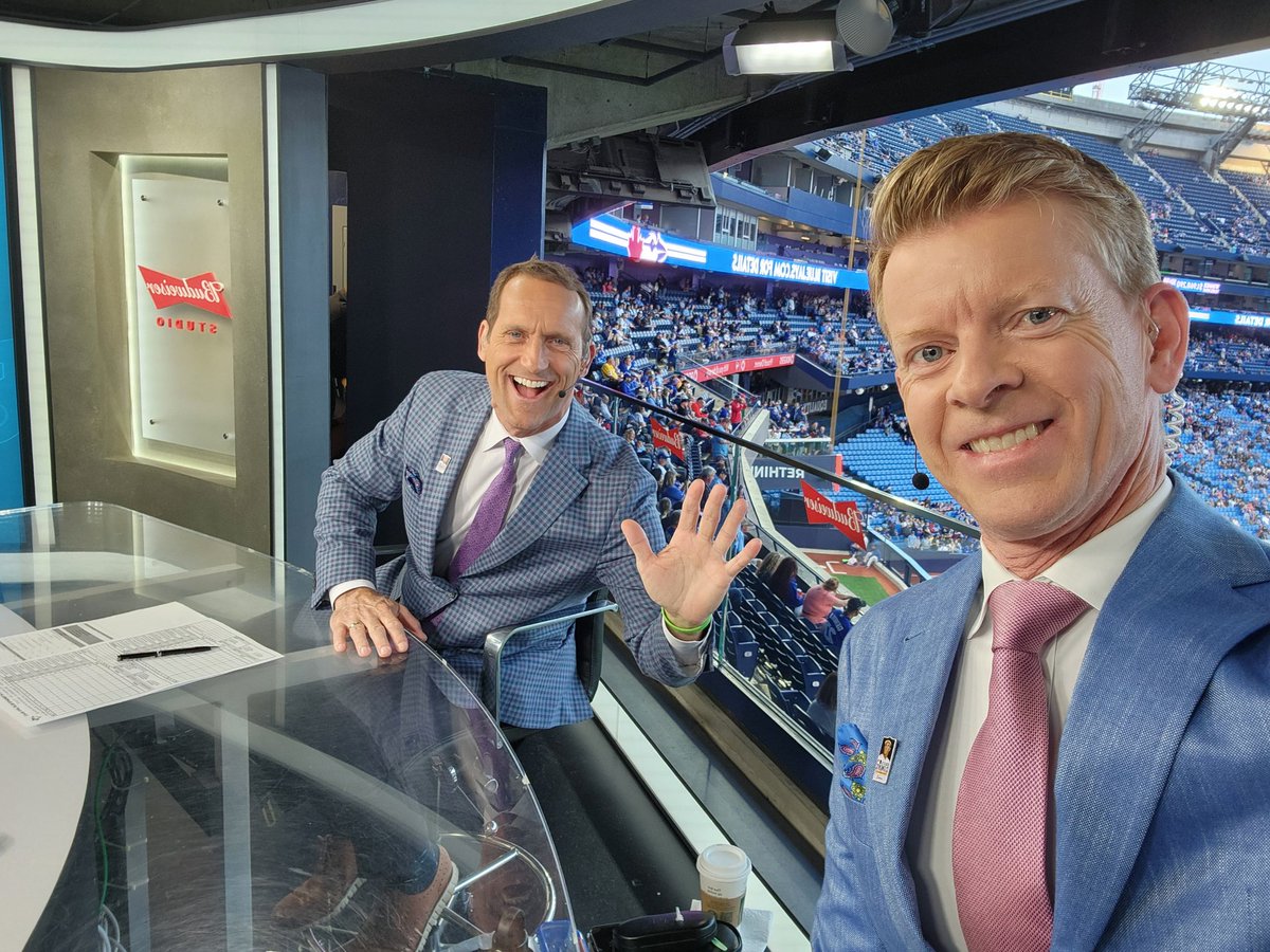 ChrisGanowski's tweet photo. Thank you so much  @SNETCampbell and @SiddallJoe for making my little guy's day! It's moments like these that make memories forever #BlueJays #NextLevel https://t.co/zFulKsMnHj