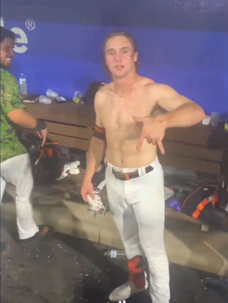 Barstool Are Dee Tee (@editti22) on Twitter photo 