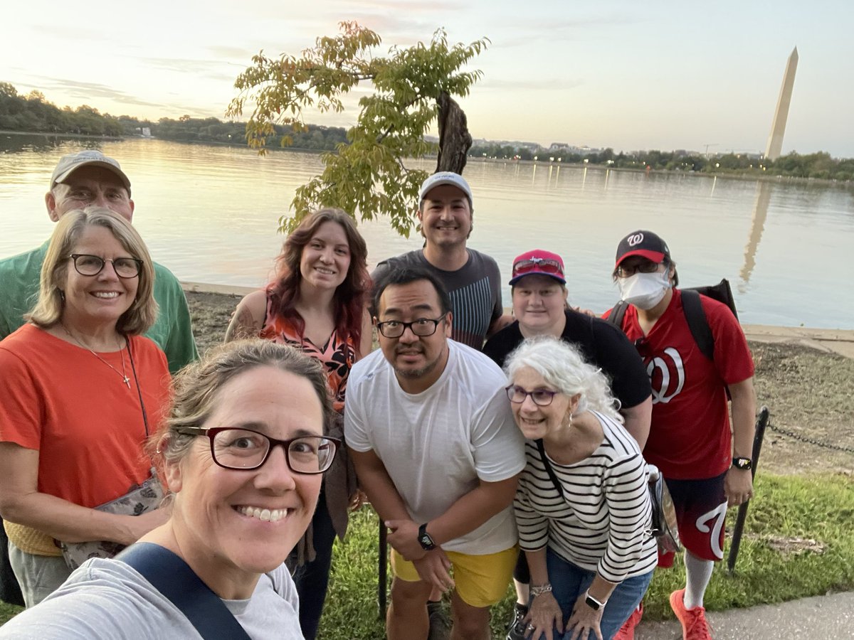 vandygirl1998's tweet image. First installment of pics of #NatsTwitter #AndFriends walkabout tonight