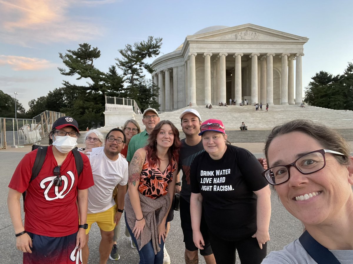 vandygirl1998's tweet image. First installment of pics of #NatsTwitter #AndFriends walkabout tonight