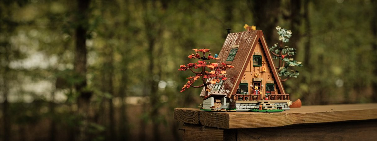 Had a weekend getaway in Hochatown, Oklahoma. Built this beautiful A-Frame @LEGO_Group cabin while we stayed in an actual cabin. A delightful way to spend an evening outside in 70 degree weather.